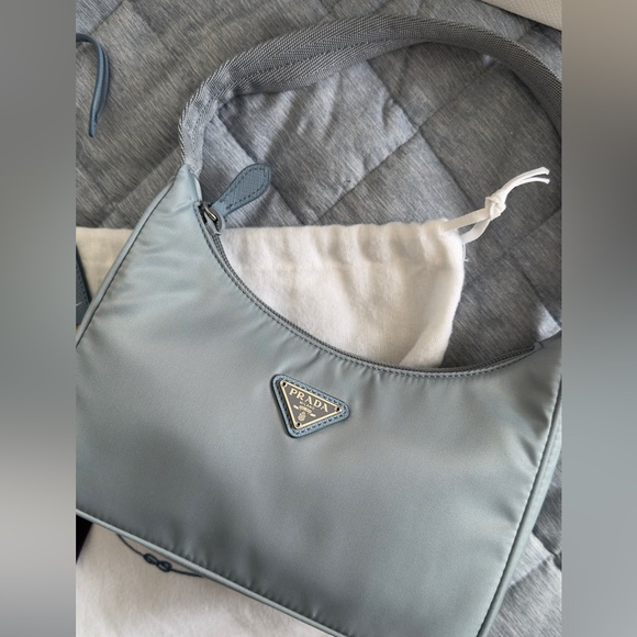Prada nylon Re-Edition 2000 (astral blue) - Picture 3 of 15